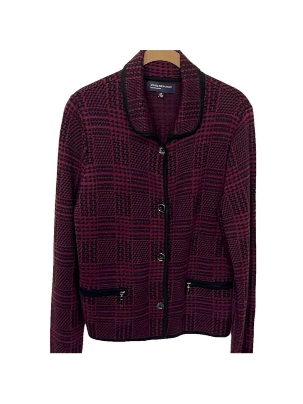 Jones New York size med button closure knit layer purple/black